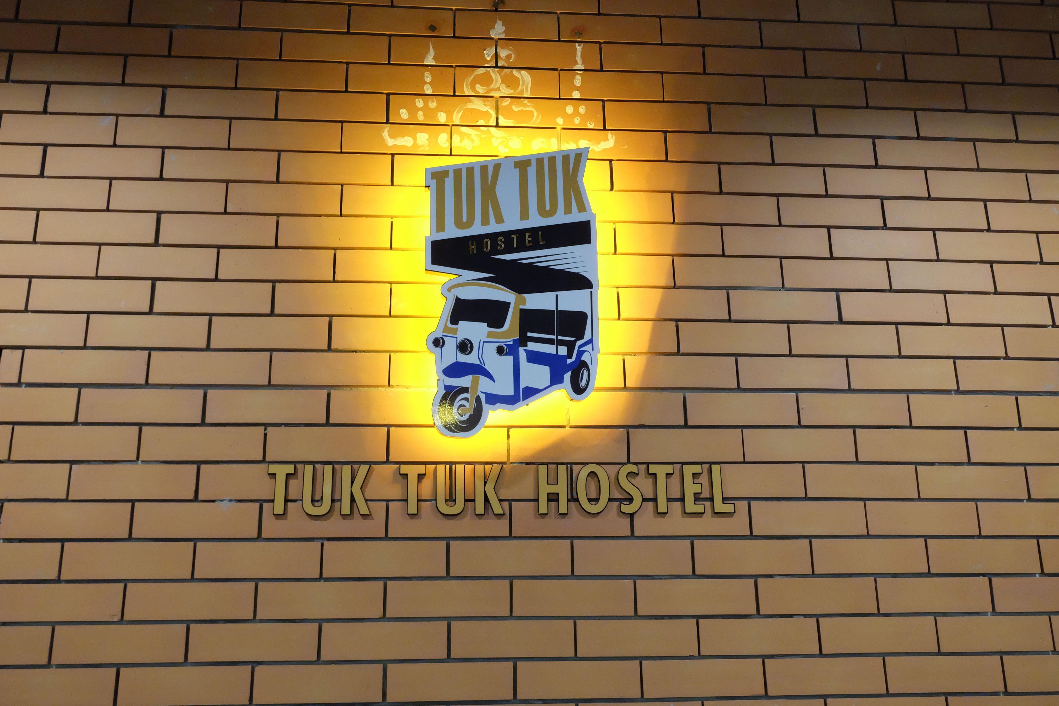 Tuk Tuk Hostel Bangkok Exterior photo